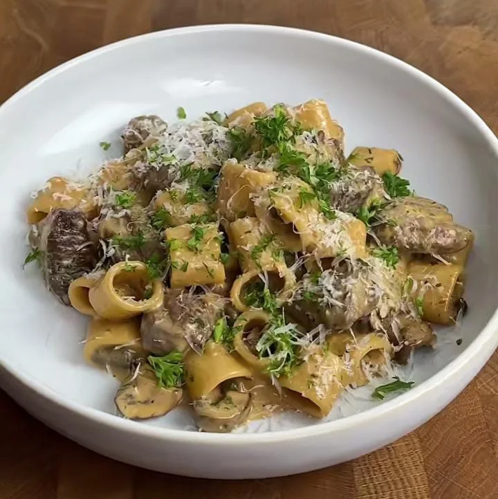 One Pot Cheesy Mushroom Spinach Beef Pasta