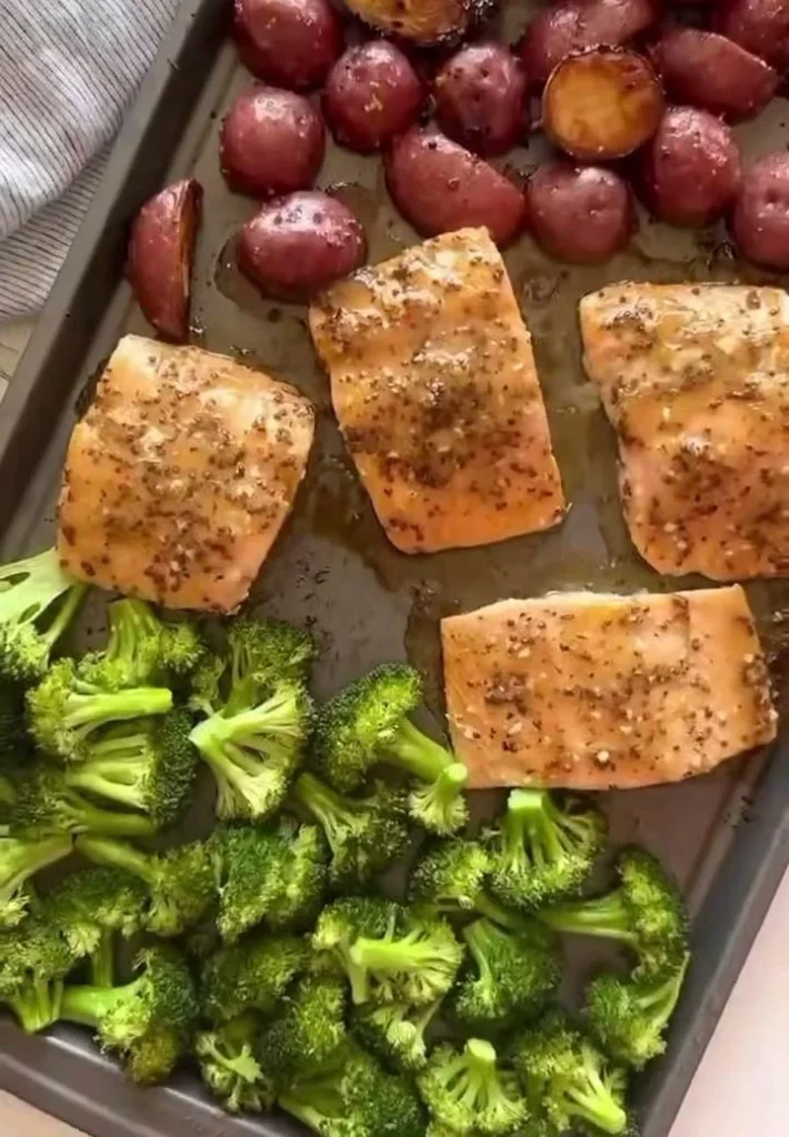 Honey-Soy Sheet-Pan Salmon & Veggies