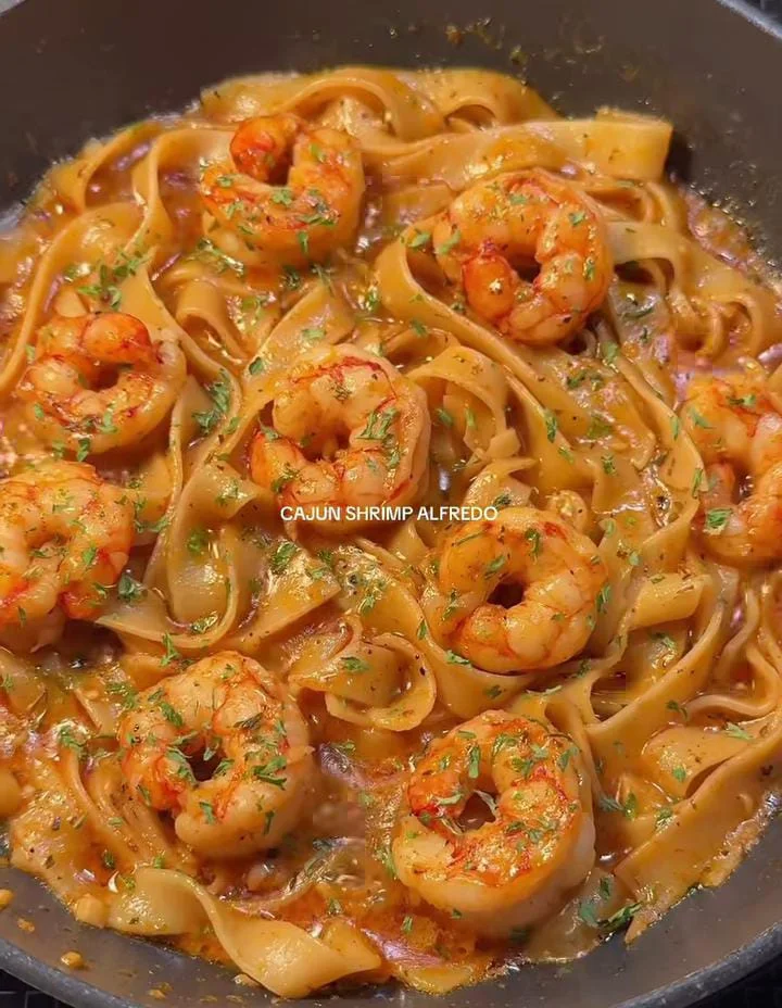 Spicy Cajun Shrimp Alfredo (Light)