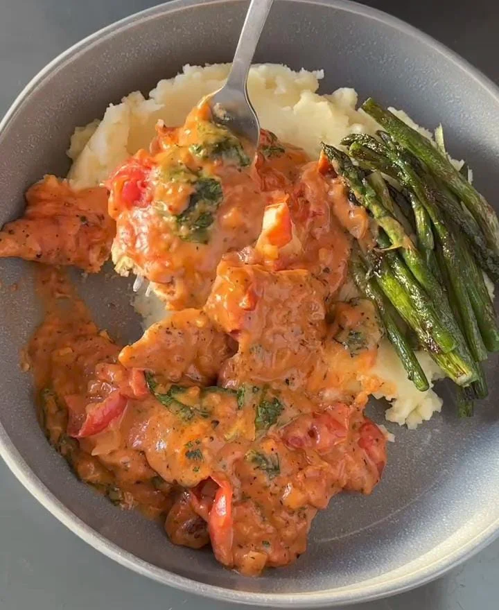 Tomato Basil Chicken Skillet