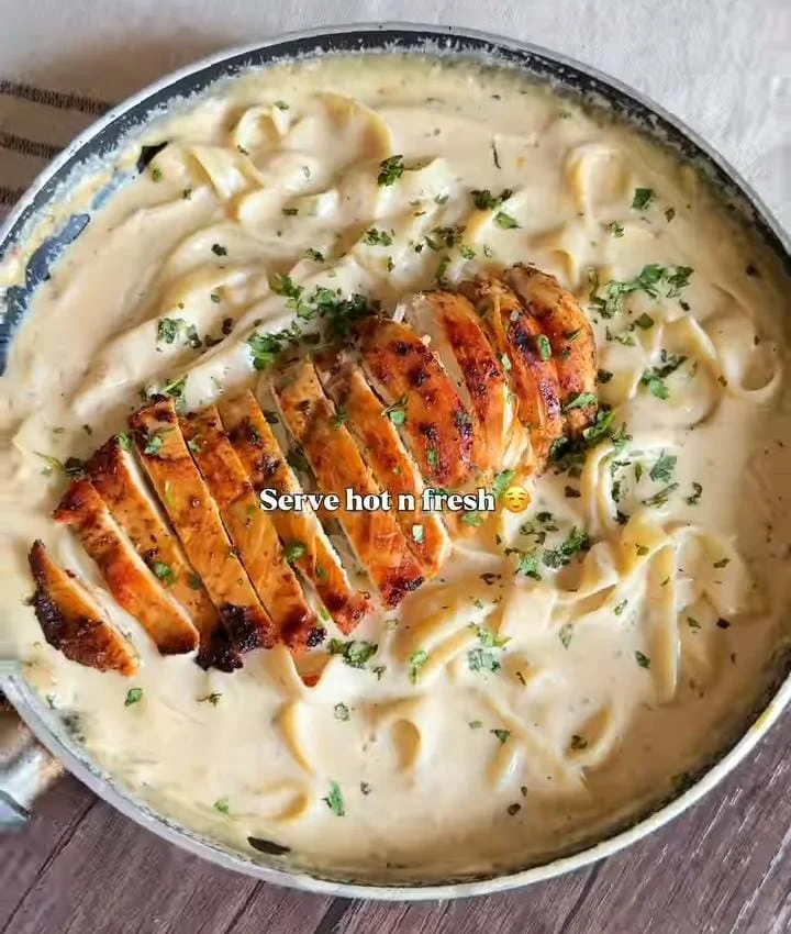 Crockpot Chicken Alfredo 